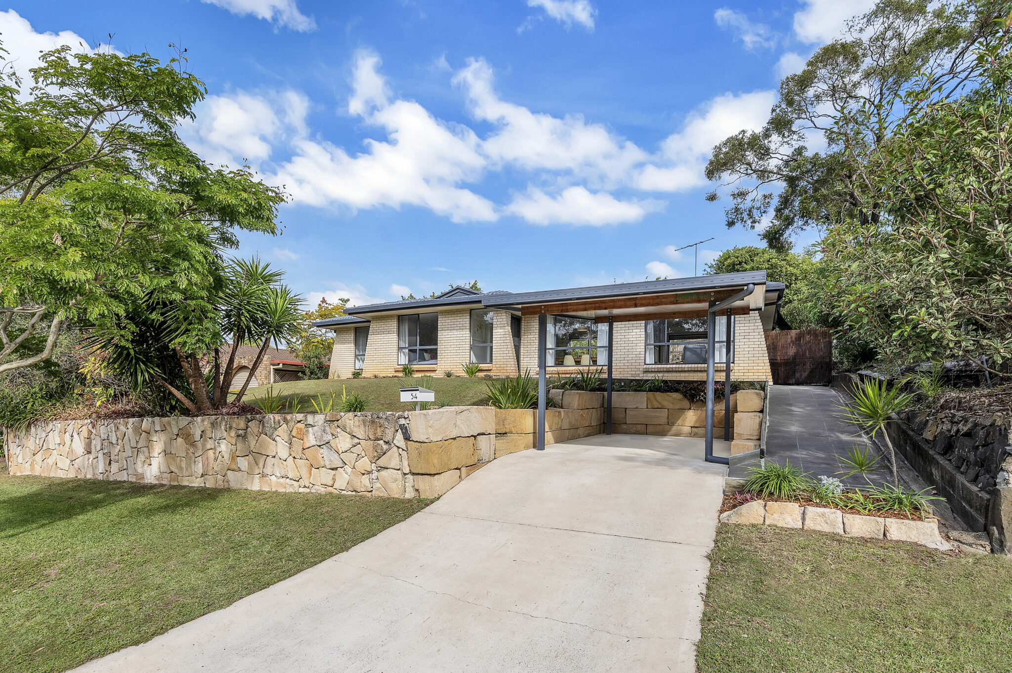 L22925537-FERNY-GROVE