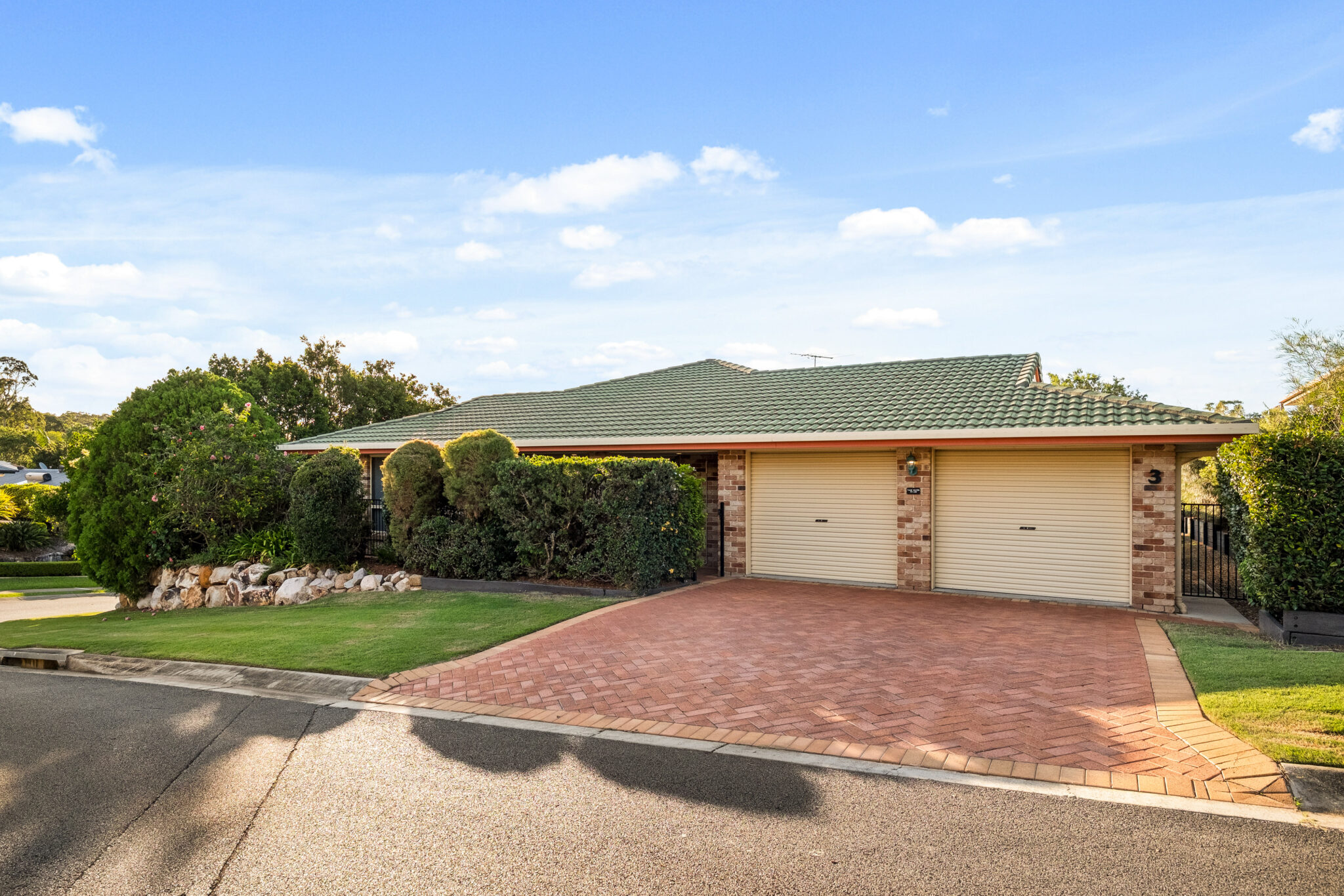 L37958833-ALBANY-CREEK