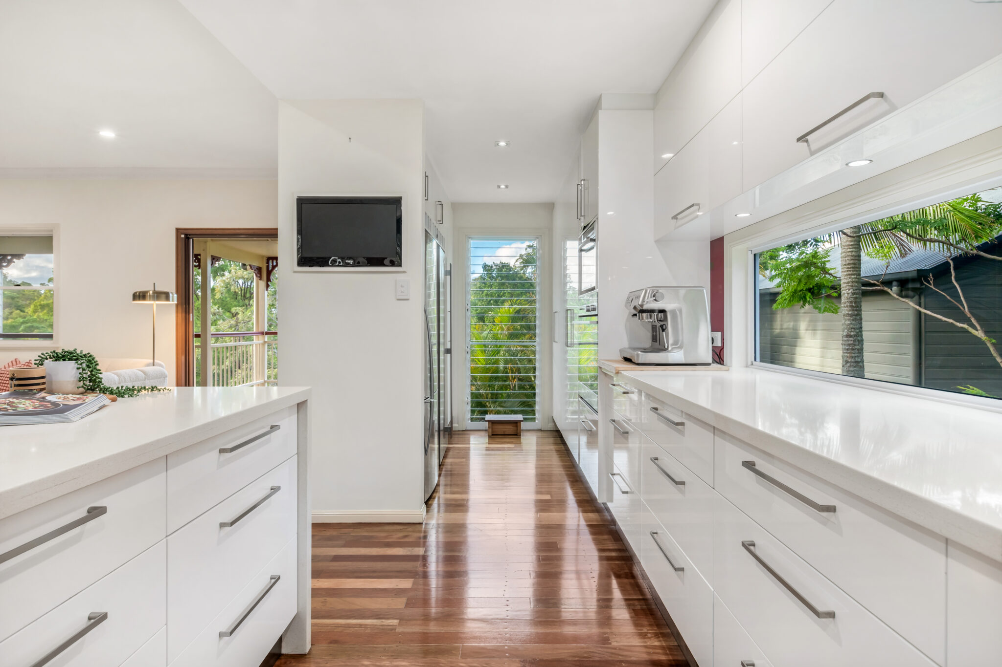 L37712832-FERNY-HILLS